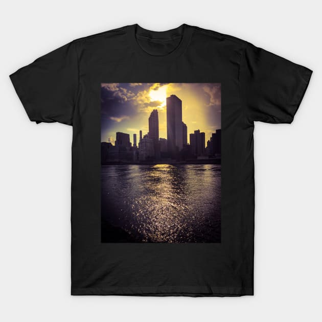 Roosevelt Island Skyline Sunset New York City T-Shirt by eleonoraingrid